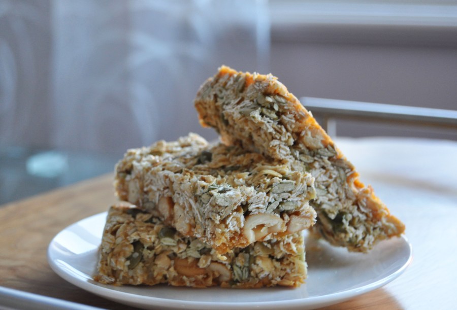 Cashew Coconut Granola&nbsp;Bars