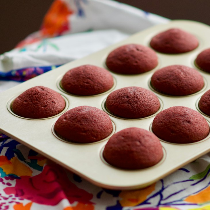 Red velvet cupcakes with no cream cheese frosting width=