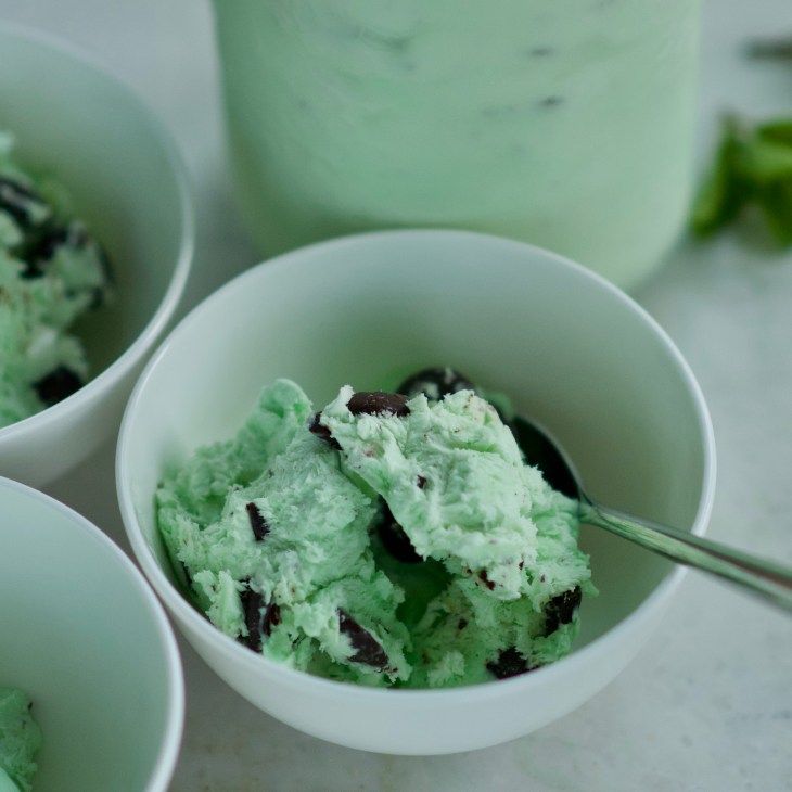 Delicious No churn ice cream fresh mint chocolate chip